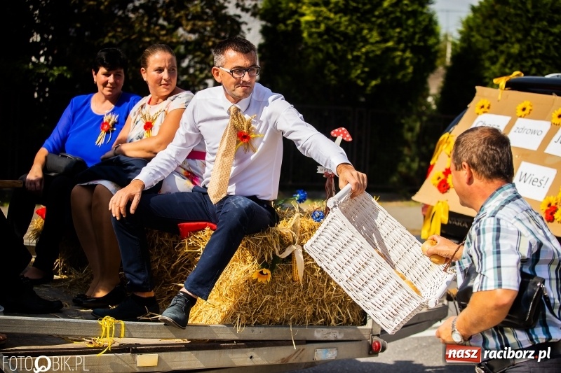 Zdjęcie w galerii na portalu naszraciborz.pl: Dożynki 2018. Dziś świętuje Racibórz. Barwny korowód od Sudoła do Studziennej WIDEO wiadomości z regionu