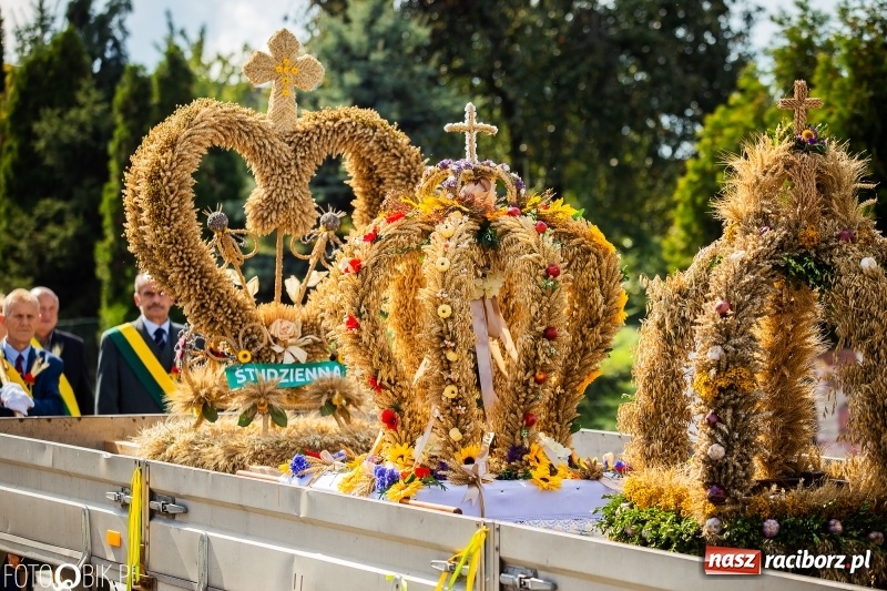 Zdjęcie w galerii na portalu naszraciborz.pl: Dożynki 2018. Dziś świętuje Racibórz. Barwny korowód od Sudoła do Studziennej WIDEO wiadomości z regionu