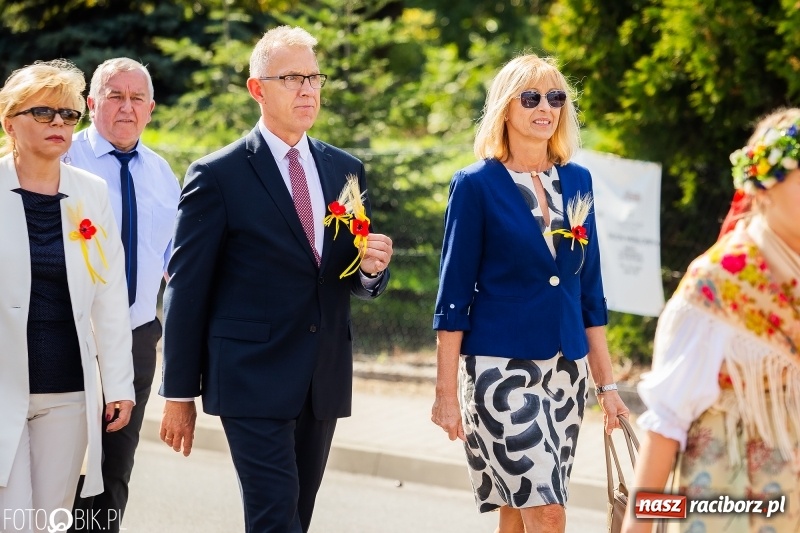 Zdjęcie w galerii na portalu naszraciborz.pl: Dożynki 2018. Dziś świętuje Racibórz. Barwny korowód od Sudoła do Studziennej WIDEO wiadomości z regionu