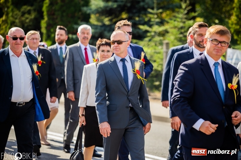Zdjęcie w galerii na portalu naszraciborz.pl: Dożynki 2018. Dziś świętuje Racibórz. Barwny korowód od Sudoła do Studziennej WIDEO wiadomości z regionu