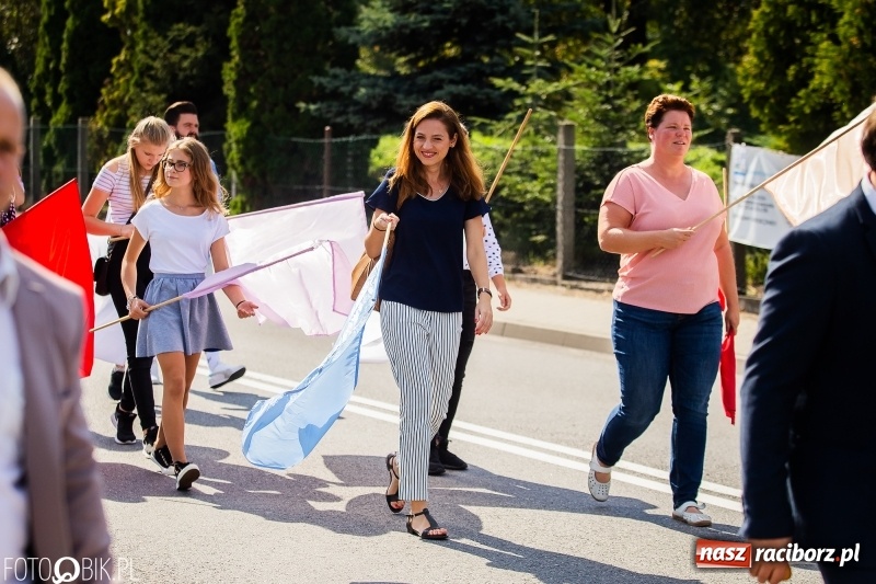 Zdjęcie w galerii na portalu naszraciborz.pl: Dożynki 2018. Dziś świętuje Racibórz. Barwny korowód od Sudoła do Studziennej WIDEO wiadomości z regionu