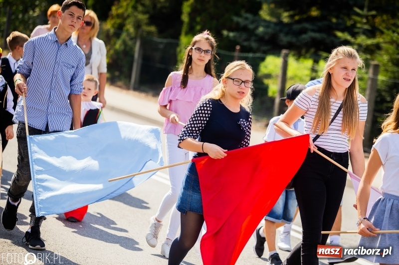 Zdjęcie w galerii na portalu naszraciborz.pl: Dożynki 2018. Dziś świętuje Racibórz. Barwny korowód od Sudoła do Studziennej WIDEO wiadomości z regionu