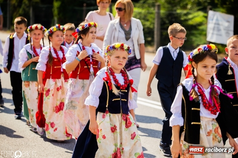 Zdjęcie w galerii na portalu naszraciborz.pl: Dożynki 2018. Dziś świętuje Racibórz. Barwny korowód od Sudoła do Studziennej WIDEO wiadomości z regionu