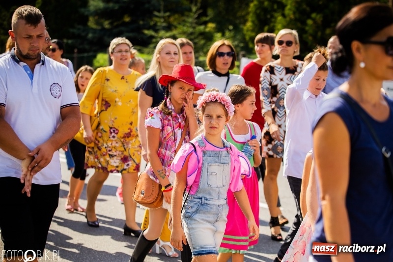 Zdjęcie w galerii na portalu naszraciborz.pl: Dożynki 2018. Dziś świętuje Racibórz. Barwny korowód od Sudoła do Studziennej WIDEO wiadomości z regionu