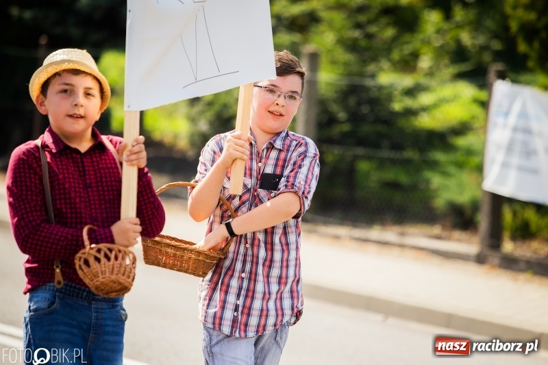 Zdjęcie w galerii na portalu naszraciborz.pl: Dożynki 2018. Dziś świętuje Racibórz. Barwny korowód od Sudoła do Studziennej WIDEO wiadomości z regionu