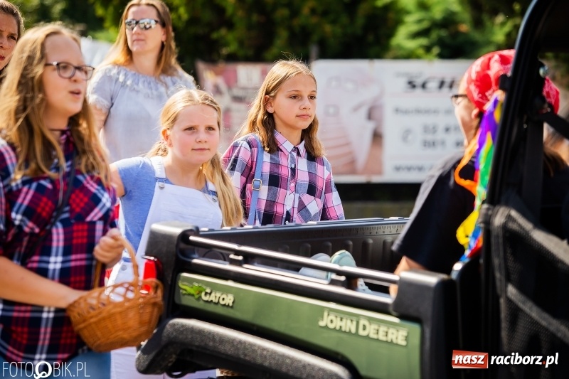 Zdjęcie w galerii na portalu naszraciborz.pl: Dożynki 2018. Dziś świętuje Racibórz. Barwny korowód od Sudoła do Studziennej WIDEO wiadomości z regionu