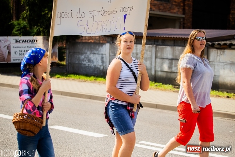 Zdjęcie w galerii na portalu naszraciborz.pl: Dożynki 2018. Dziś świętuje Racibórz. Barwny korowód od Sudoła do Studziennej WIDEO wiadomości z regionu
