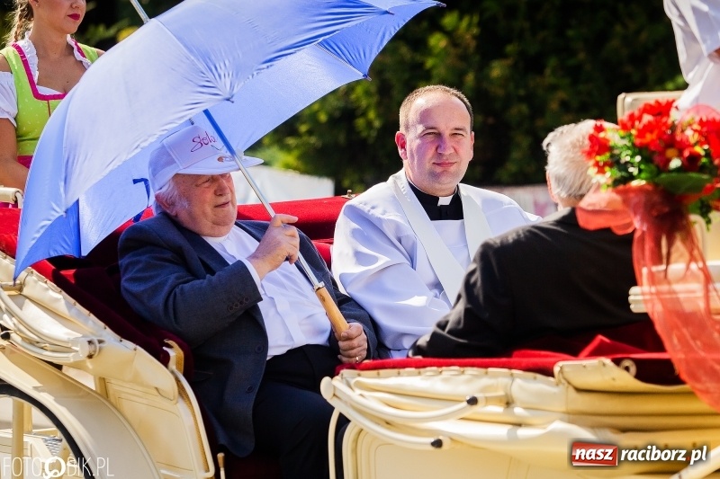Zdjęcie w galerii na portalu naszraciborz.pl: Dożynki 2018. Dziś świętuje Racibórz. Barwny korowód od Sudoła do Studziennej WIDEO wiadomości z regionu