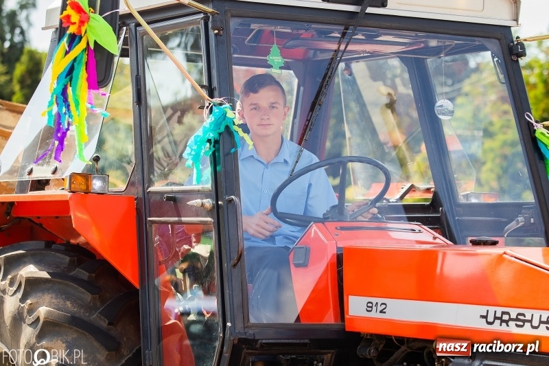Zdjęcie w galerii na portalu naszraciborz.pl: Dożynki 2018. Dziś świętuje Racibórz. Barwny korowód od Sudoła do Studziennej WIDEO wiadomości z regionu