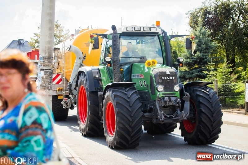 Zdjęcie w galerii na portalu naszraciborz.pl: Dożynki 2018. Dziś świętuje Racibórz. Barwny korowód od Sudoła do Studziennej WIDEO wiadomości z regionu