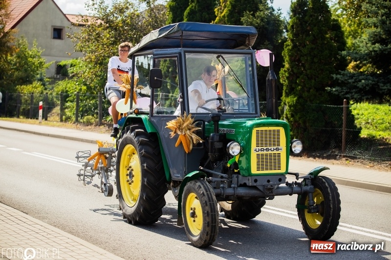 Zdjęcie w galerii na portalu naszraciborz.pl: Dożynki 2018. Dziś świętuje Racibórz. Barwny korowód od Sudoła do Studziennej WIDEO wiadomości z regionu