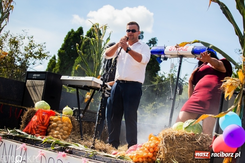 Zdjęcie w galerii na portalu naszraciborz.pl: Dożynki 2018. Dziś świętuje Racibórz. Barwny korowód od Sudoła do Studziennej WIDEO wiadomości z regionu