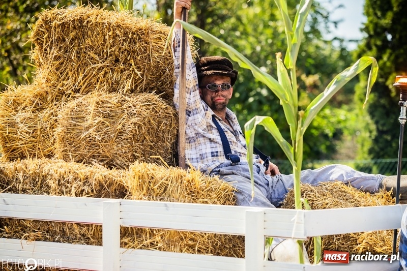 Zdjęcie w galerii na portalu naszraciborz.pl: Dożynki 2018. Dziś świętuje Racibórz. Barwny korowód od Sudoła do Studziennej WIDEO wiadomości z regionu