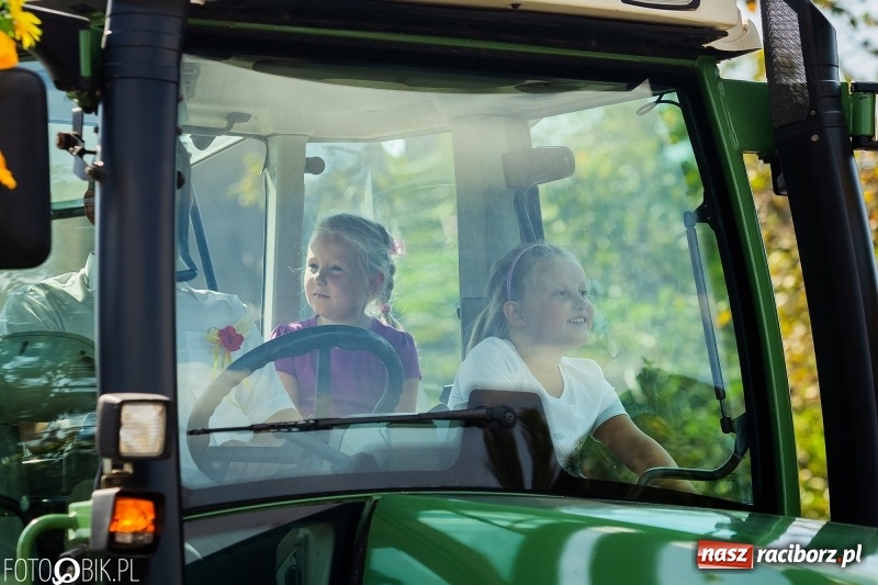 Zdjęcie w galerii na portalu naszraciborz.pl: Dożynki 2018. Dziś świętuje Racibórz. Barwny korowód od Sudoła do Studziennej WIDEO wiadomości z regionu