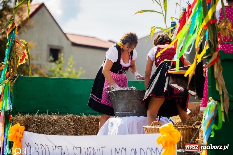Zdjęcie w galerii na portalu naszraciborz.pl: Dożynki 2018. Dziś świętuje Racibórz. Barwny korowód od Sudoła do Studziennej WIDEO wiadomości z regionu