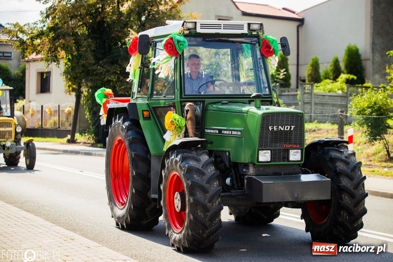 Zdjęcie w galerii na portalu naszraciborz.pl: Dożynki 2018. Dziś świętuje Racibórz. Barwny korowód od Sudoła do Studziennej WIDEO wiadomości z regionu