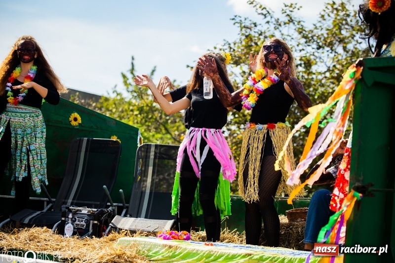 Zdjęcie w galerii na portalu naszraciborz.pl: Dożynki 2018. Dziś świętuje Racibórz. Barwny korowód od Sudoła do Studziennej WIDEO wiadomości z regionu