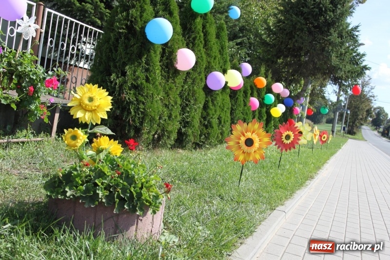 Zdjęcie w galerii na portalu naszraciborz.pl: Wieś ustrojona, do drogi gotowi. Jubileuszowe dożynki w Pawłowie  wiadomości z regionu