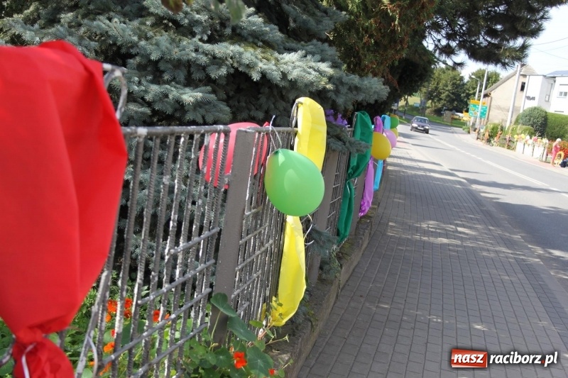 Zdjęcie w galerii na portalu naszraciborz.pl: Wieś ustrojona, do drogi gotowi. Jubileuszowe dożynki w Pawłowie  wiadomości z regionu