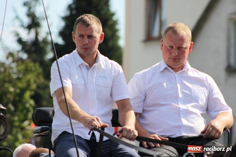 Zdjęcie w galerii na portalu naszraciborz.pl: Wieś ustrojona, do drogi gotowi. Jubileuszowe dożynki w Pawłowie  wiadomości z regionu