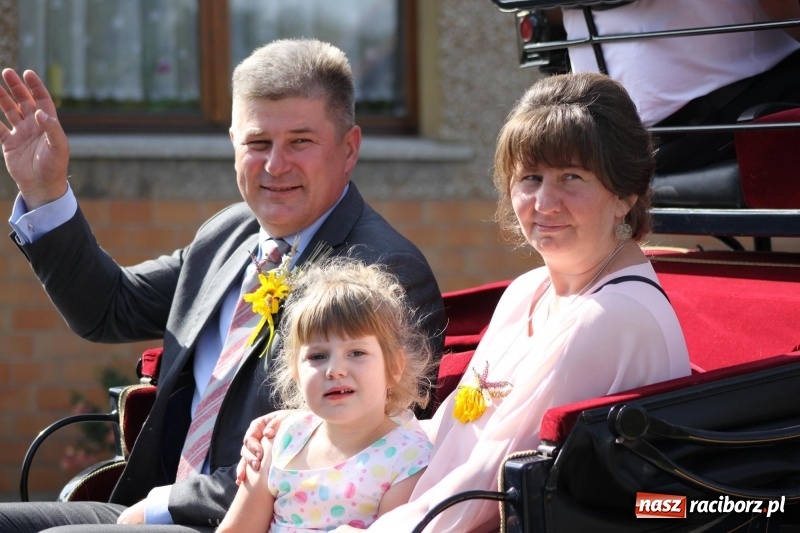 Zdjęcie w galerii na portalu naszraciborz.pl: Wieś ustrojona, do drogi gotowi. Jubileuszowe dożynki w Pawłowie  wiadomości z regionu