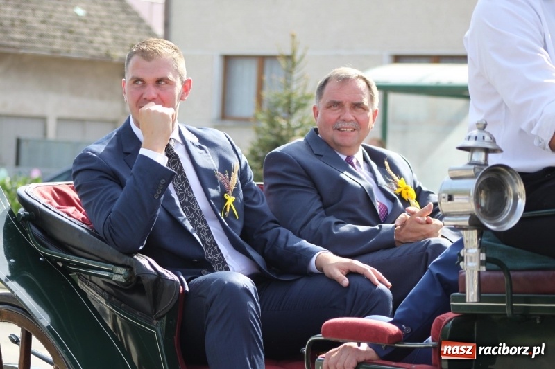 Zdjęcie w galerii na portalu naszraciborz.pl: Wieś ustrojona, do drogi gotowi. Jubileuszowe dożynki w Pawłowie  wiadomości z regionu