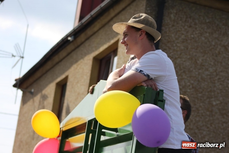 Zdjęcie w galerii na portalu naszraciborz.pl: Wieś ustrojona, do drogi gotowi. Jubileuszowe dożynki w Pawłowie  wiadomości z regionu