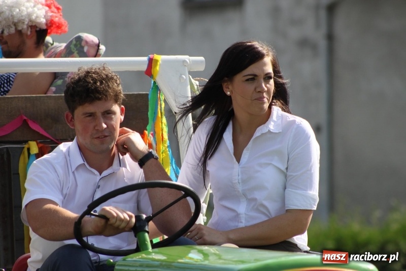 Zdjęcie w galerii na portalu naszraciborz.pl: Wieś ustrojona, do drogi gotowi. Jubileuszowe dożynki w Pawłowie  wiadomości z regionu