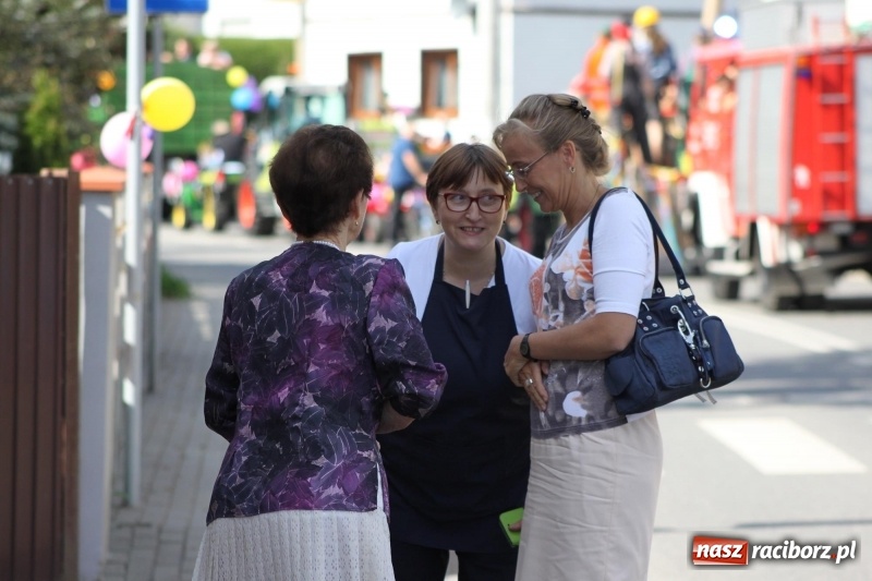 Zdjęcie w galerii na portalu naszraciborz.pl: Wieś ustrojona, do drogi gotowi. Jubileuszowe dożynki w Pawłowie  wiadomości z regionu