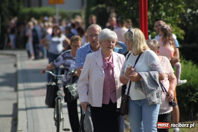 Zdjęcie w galerii na portalu naszraciborz.pl: Wieś ustrojona, do drogi gotowi. Jubileuszowe dożynki w Pawłowie  wiadomości z regionu