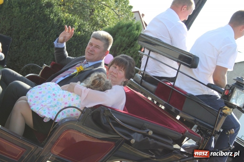 Zdjęcie w galerii na portalu naszraciborz.pl: Wieś ustrojona, do drogi gotowi. Jubileuszowe dożynki w Pawłowie  wiadomości z regionu