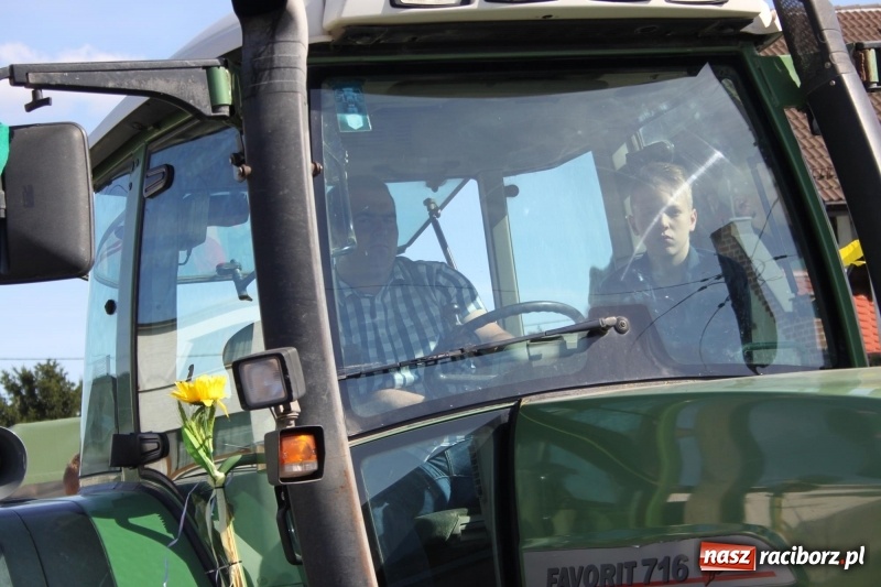 Zdjęcie w galerii na portalu naszraciborz.pl: Wieś ustrojona, do drogi gotowi. Jubileuszowe dożynki w Pawłowie  wiadomości z regionu