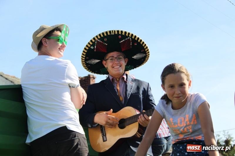 Zdjęcie w galerii na portalu naszraciborz.pl: Wieś ustrojona, do drogi gotowi. Jubileuszowe dożynki w Pawłowie  wiadomości z regionu