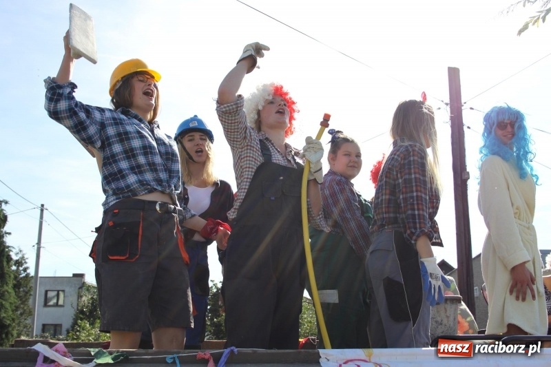 Zdjęcie w galerii na portalu naszraciborz.pl: Wieś ustrojona, do drogi gotowi. Jubileuszowe dożynki w Pawłowie  wiadomości z regionu