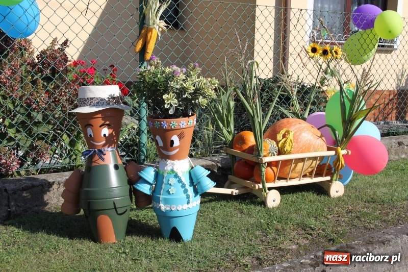 Zdjęcie w galerii na portalu naszraciborz.pl: Wieś ustrojona, do drogi gotowi. Jubileuszowe dożynki w Pawłowie  wiadomości z regionu