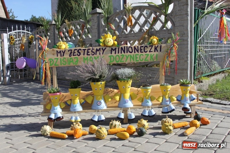 Zdjęcie w galerii na portalu naszraciborz.pl: Wieś ustrojona, do drogi gotowi. Jubileuszowe dożynki w Pawłowie  wiadomości z regionu