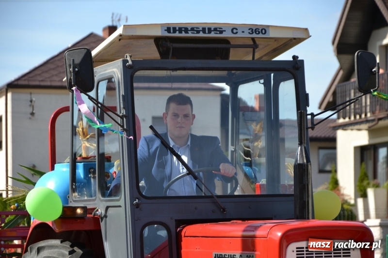 Zdjęcie w galerii na portalu naszraciborz.pl: Słoneczny patrol i delegacja z NFZ na dożynkach w Bieńkowicach  wiadomości z regionu