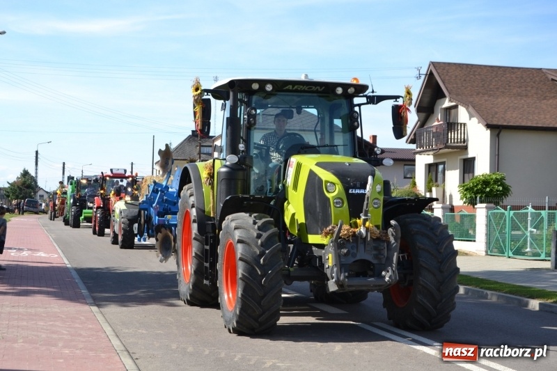 Zdjęcie w galerii na portalu naszraciborz.pl: Słoneczny patrol i delegacja z NFZ na dożynkach w Bieńkowicach  wiadomości z regionu