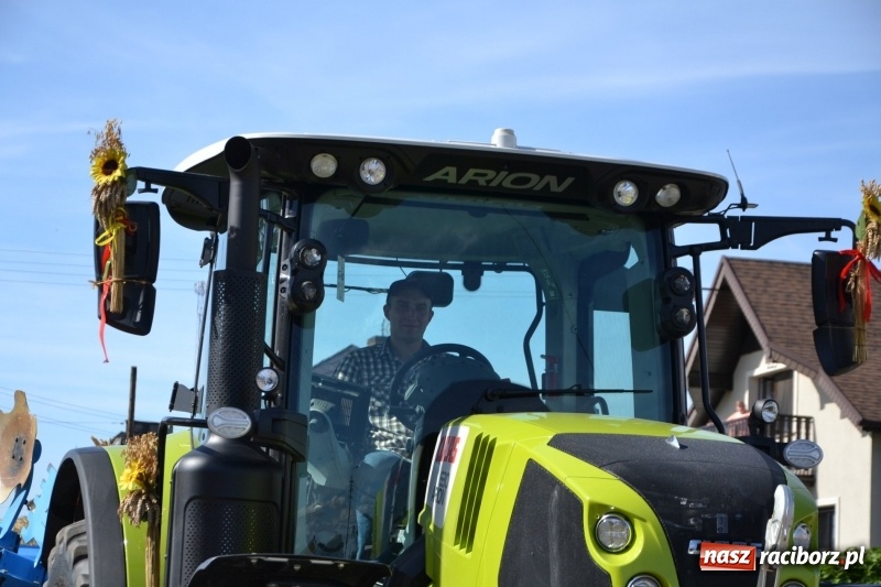 Zdjęcie w galerii na portalu naszraciborz.pl: Słoneczny patrol i delegacja z NFZ na dożynkach w Bieńkowicach  wiadomości z regionu