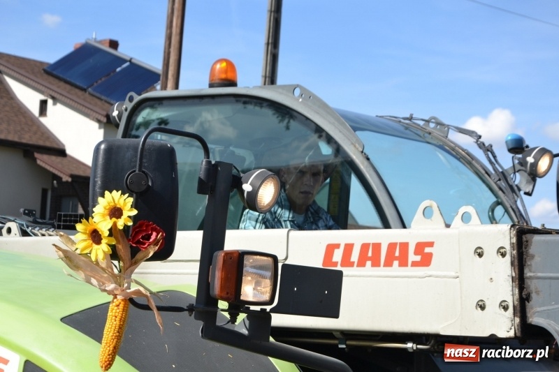 Zdjęcie w galerii na portalu naszraciborz.pl: Słoneczny patrol i delegacja z NFZ na dożynkach w Bieńkowicach  wiadomości z regionu