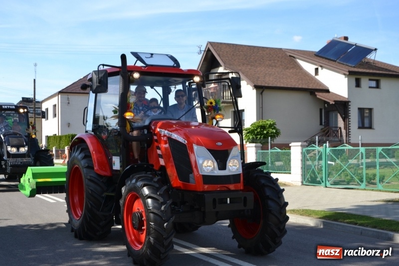 Zdjęcie w galerii na portalu naszraciborz.pl: Słoneczny patrol i delegacja z NFZ na dożynkach w Bieńkowicach  wiadomości z regionu