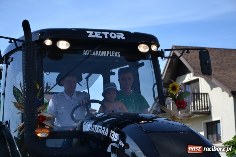 Zdjęcie w galerii na portalu naszraciborz.pl: Słoneczny patrol i delegacja z NFZ na dożynkach w Bieńkowicach  wiadomości z regionu