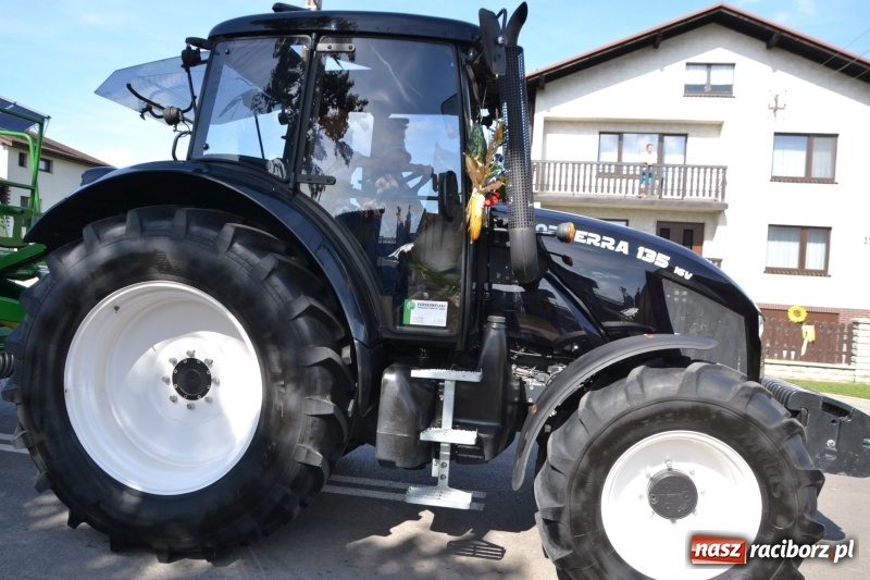 Zdjęcie w galerii na portalu naszraciborz.pl: Słoneczny patrol i delegacja z NFZ na dożynkach w Bieńkowicach  wiadomości z regionu