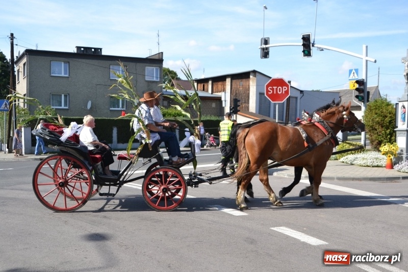 Zdjęcie w galerii na portalu naszraciborz.pl: Słoneczny patrol i delegacja z NFZ na dożynkach w Bieńkowicach  wiadomości z regionu