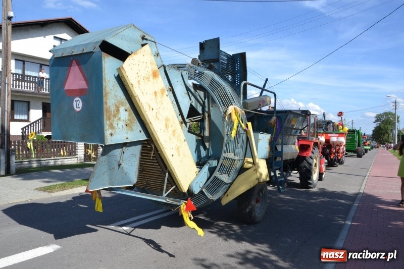 Zdjęcie w galerii na portalu naszraciborz.pl: Słoneczny patrol i delegacja z NFZ na dożynkach w Bieńkowicach  wiadomości z regionu