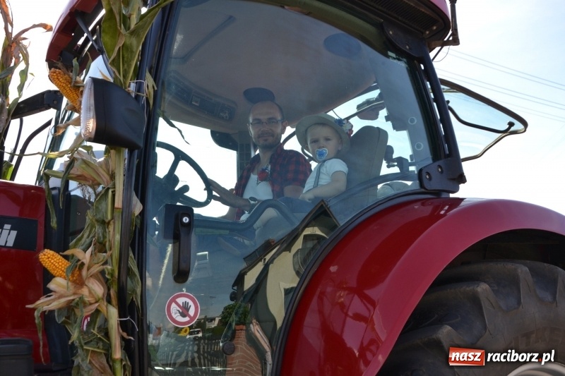 Zdjęcie w galerii na portalu naszraciborz.pl: Słoneczny patrol i delegacja z NFZ na dożynkach w Bieńkowicach  wiadomości z regionu