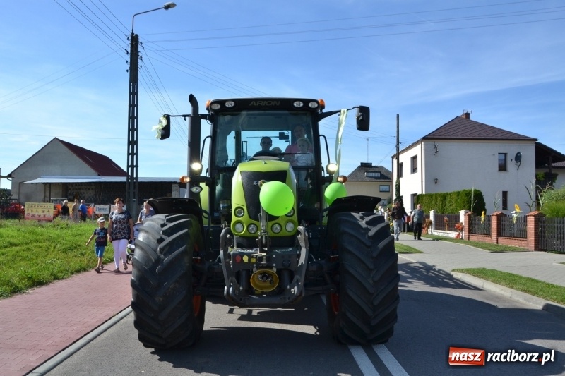 Zdjęcie w galerii na portalu naszraciborz.pl: Słoneczny patrol i delegacja z NFZ na dożynkach w Bieńkowicach  wiadomości z regionu
