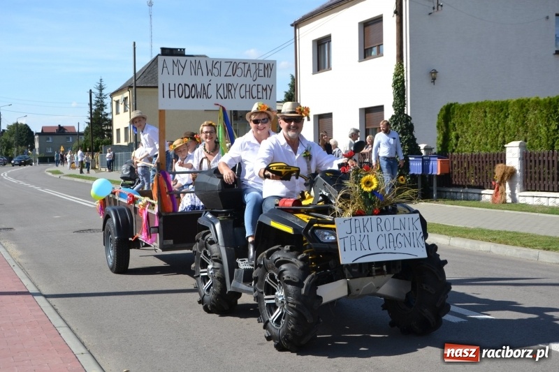 Zdjęcie w galerii na portalu naszraciborz.pl: Słoneczny patrol i delegacja z NFZ na dożynkach w Bieńkowicach  wiadomości z regionu