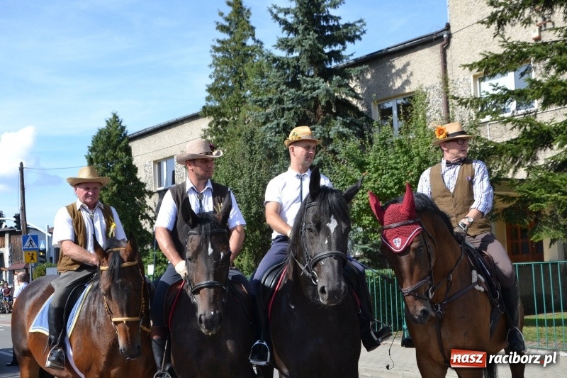 Zdjęcie w galerii na portalu naszraciborz.pl: Słoneczny patrol i delegacja z NFZ na dożynkach w Bieńkowicach  wiadomości z regionu