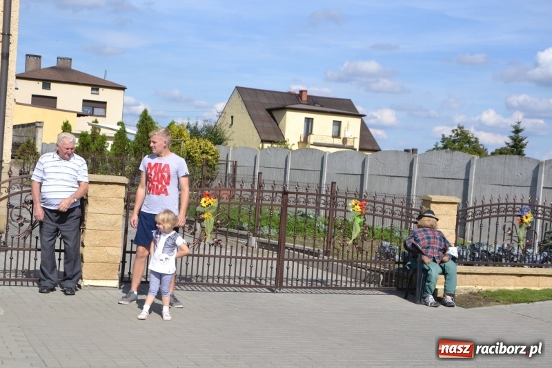 Zdjęcie w galerii na portalu naszraciborz.pl: Słoneczny patrol i delegacja z NFZ na dożynkach w Bieńkowicach  wiadomości z regionu